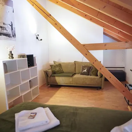 Alpen Gindels Fuer 10 Holiday home *